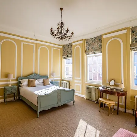 The Georgian Townhouse Tatil Evi *