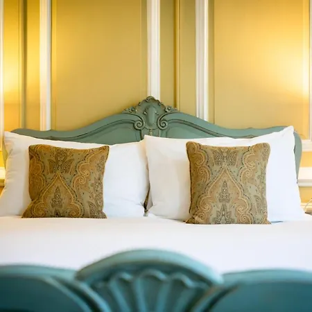 The Georgian Townhouse *