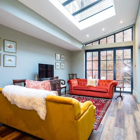 The Georgian Townhouse